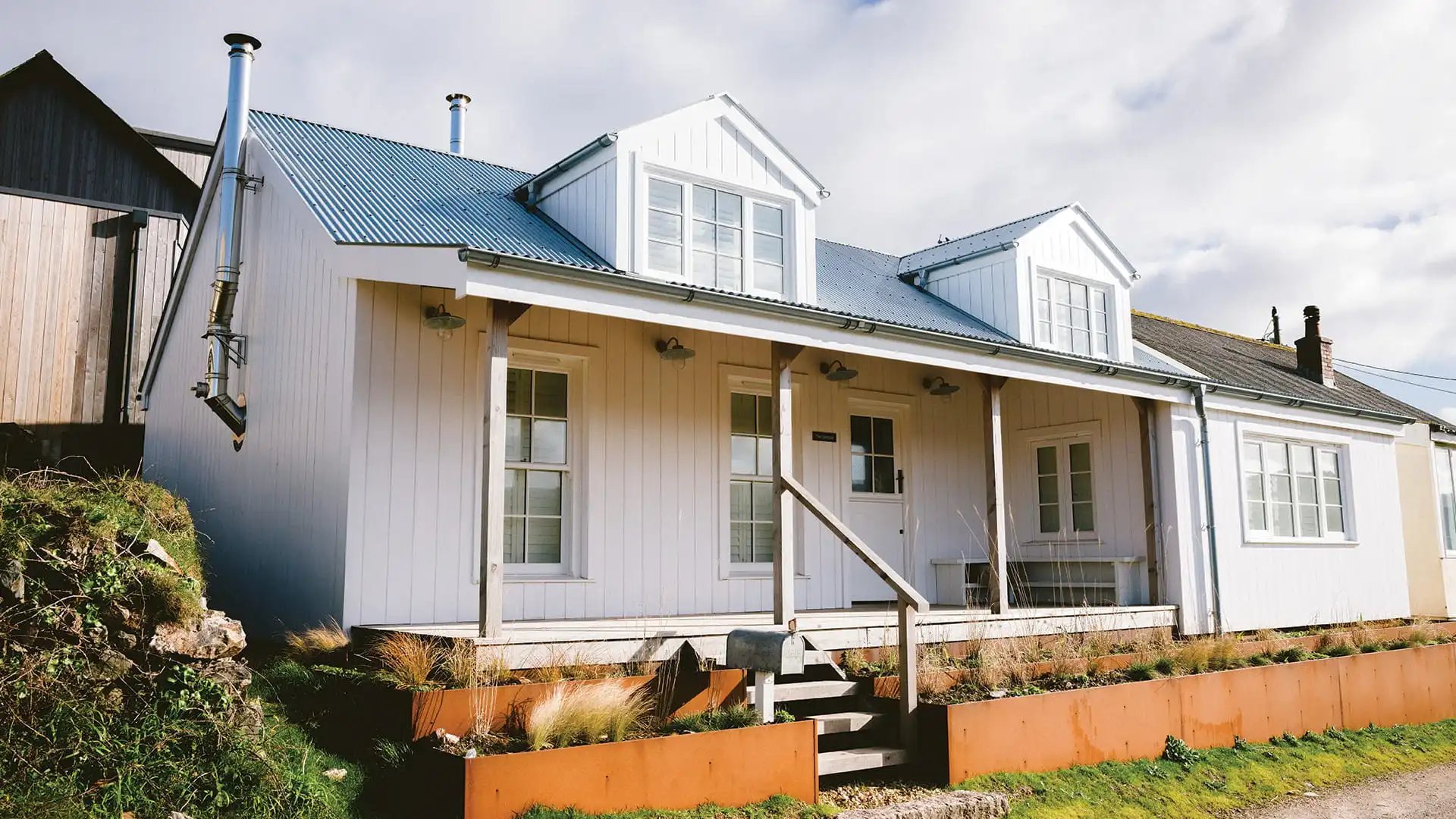 external-view-front-elevation-cabin